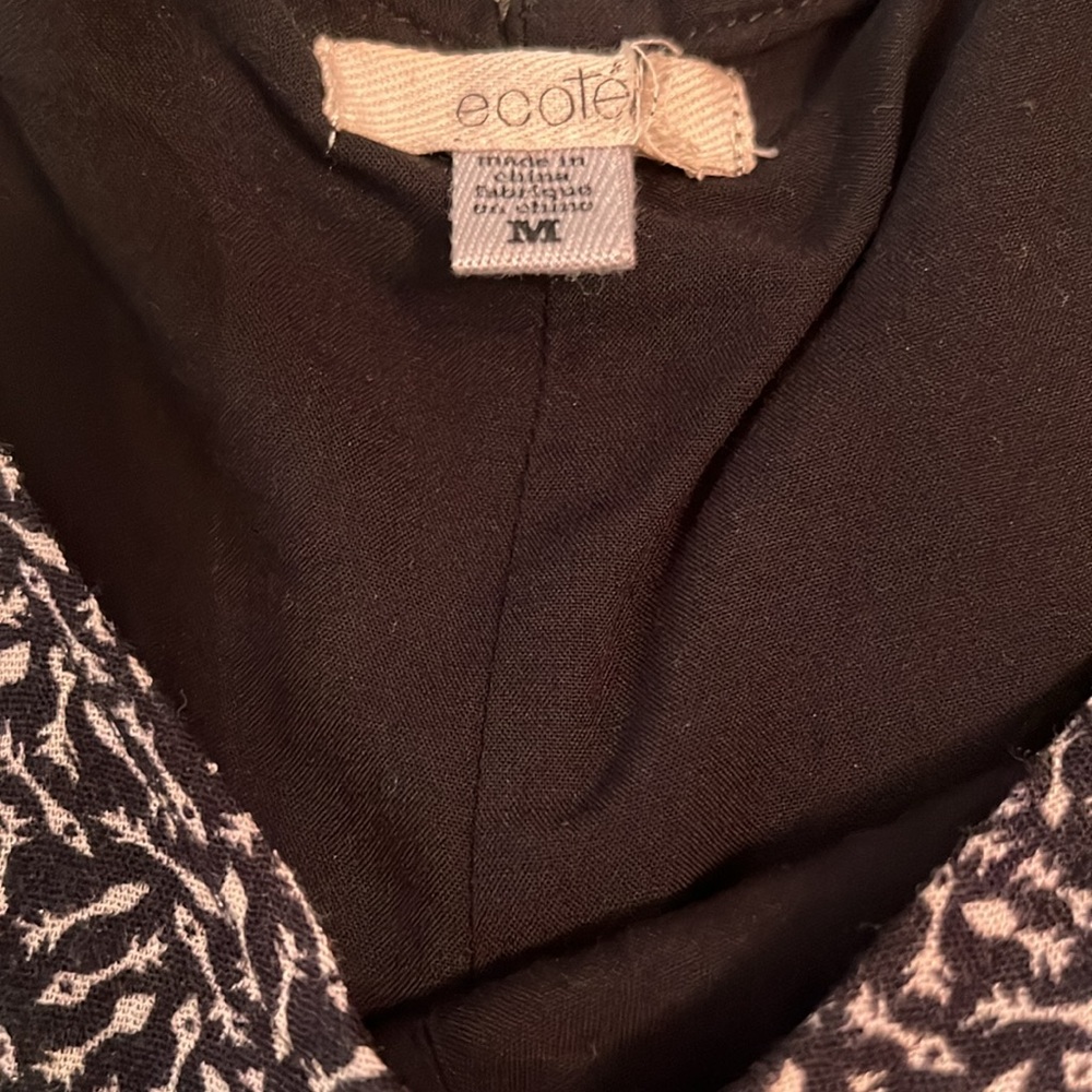EUC Ecote Romper - Picture 6 of 6